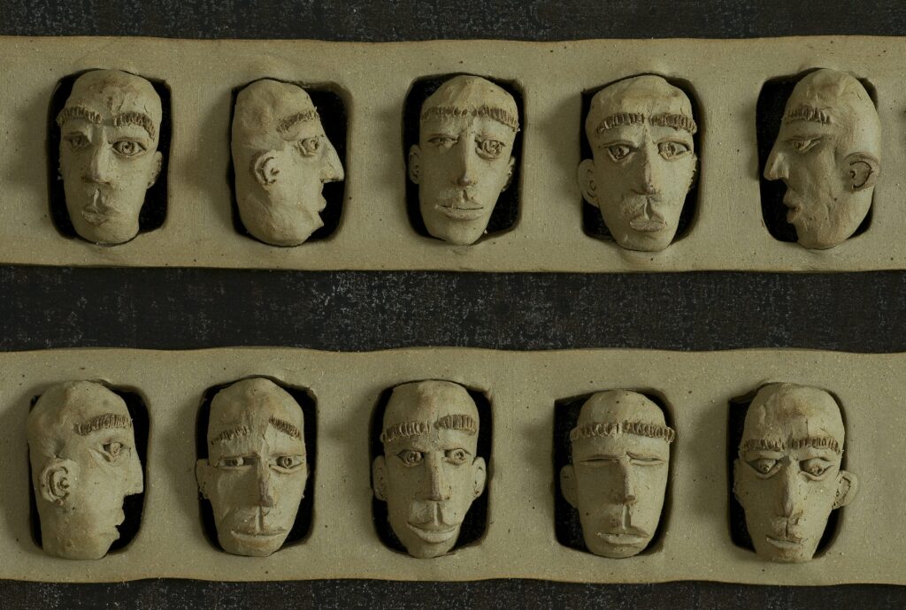 AUGEN-BLICKE I. | Keramik/Eisen | 70x60cm