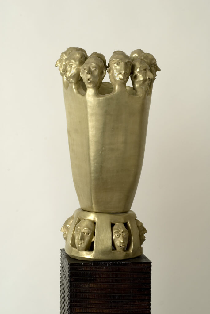 KELCH | Keramik auf Holzsockel | 25X165cm