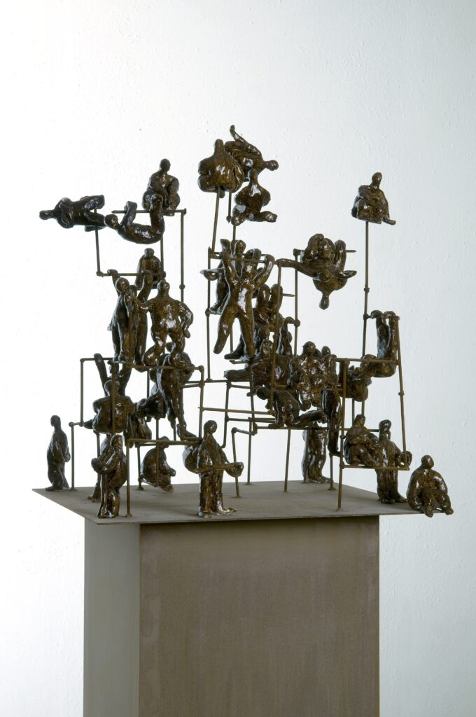 VITAL & HEITER | Keramik/Eisen | 60x65x160cm